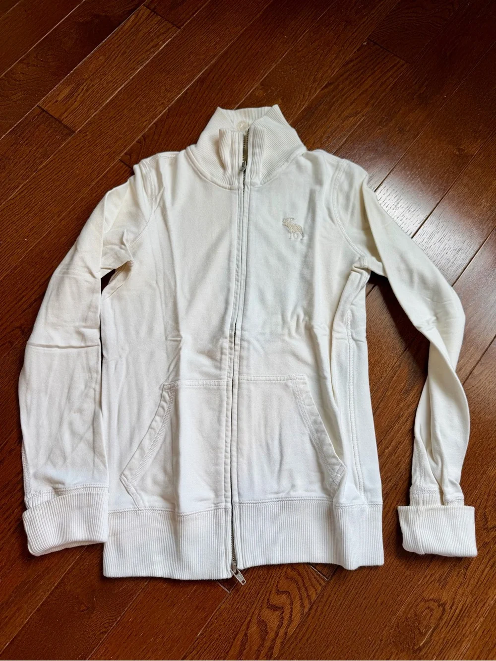 Women’s White Abercrombie & Fitch Full Zip Hoodie w/ Pockets. Size Medium.
